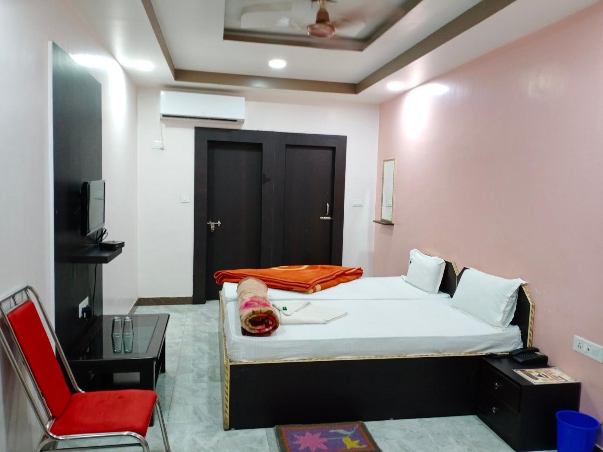 Hotel Sunaina International Gaya Habitación foto